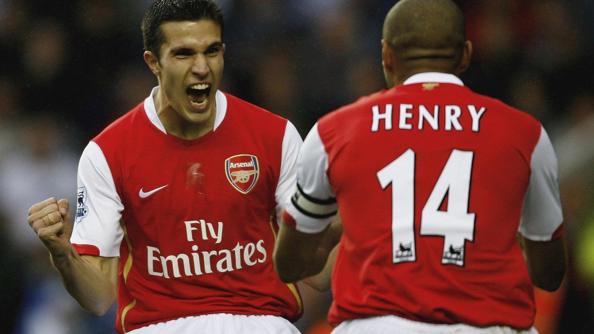 “足球+科技”双轮驱动，行业创新迈出坚实步伐，双轮驱动就是要让科技创新